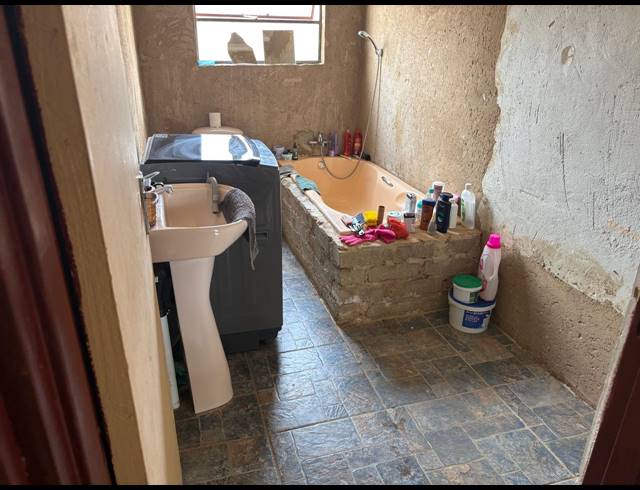 2 BEDROOM FREEHOLD FOR SALE IN SOSHANGUVE S
